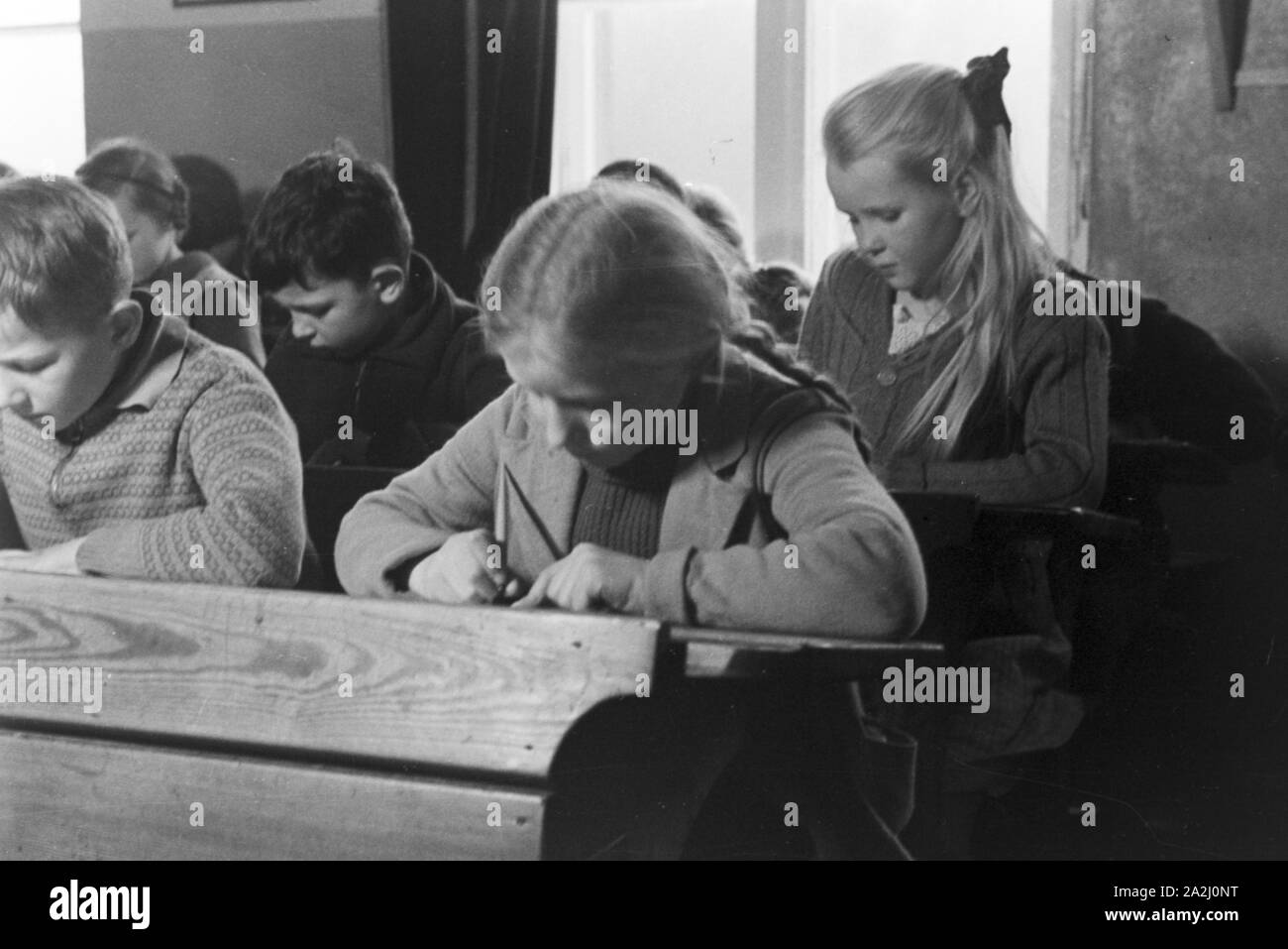 Unterricht an der von Adolf Reichwein geleiteten dans Landschule Tiefensee, Deutschland 1930 er Jahre. Des cours à l'école rurale de Tiefensee dirigé par Adolf Reichwein, Allemagne 1930. Banque D'Images