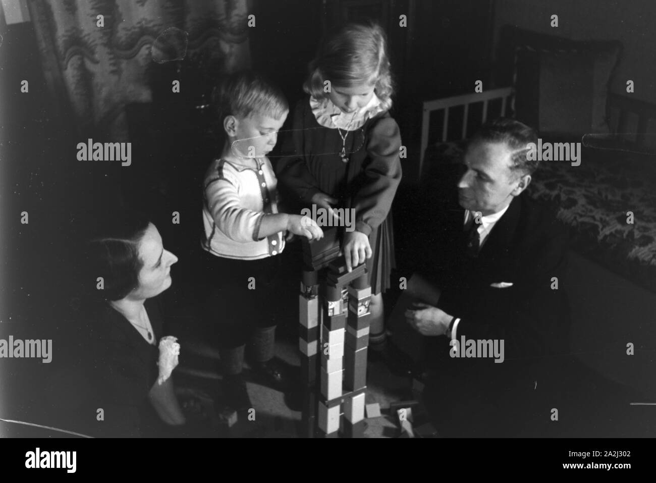 Alltagszenen einer Familie, Deutsches Reich 1930er Jahre. Scènes de la vie quotidienne d'une famille, de l'Allemagne des années 1930. Banque D'Images