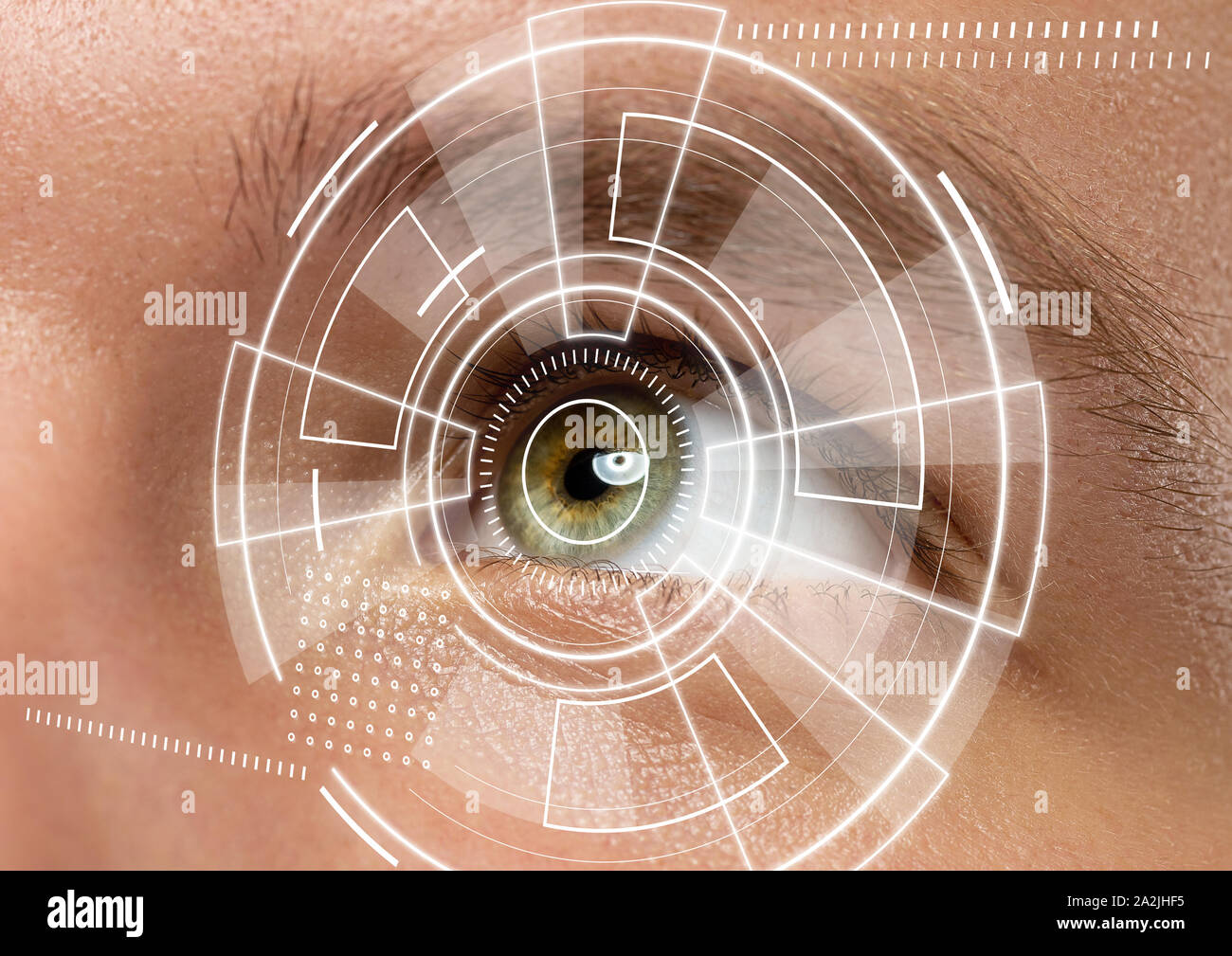 Les technologies modernes.homme green eye looking up avec la réalité virtuelle espace entouré. Concept d'émotions humaines, d'expression, de gadgets et de technologies modernes, l'avenir, la beauté, les soins de santé. Copyspace. Banque D'Images