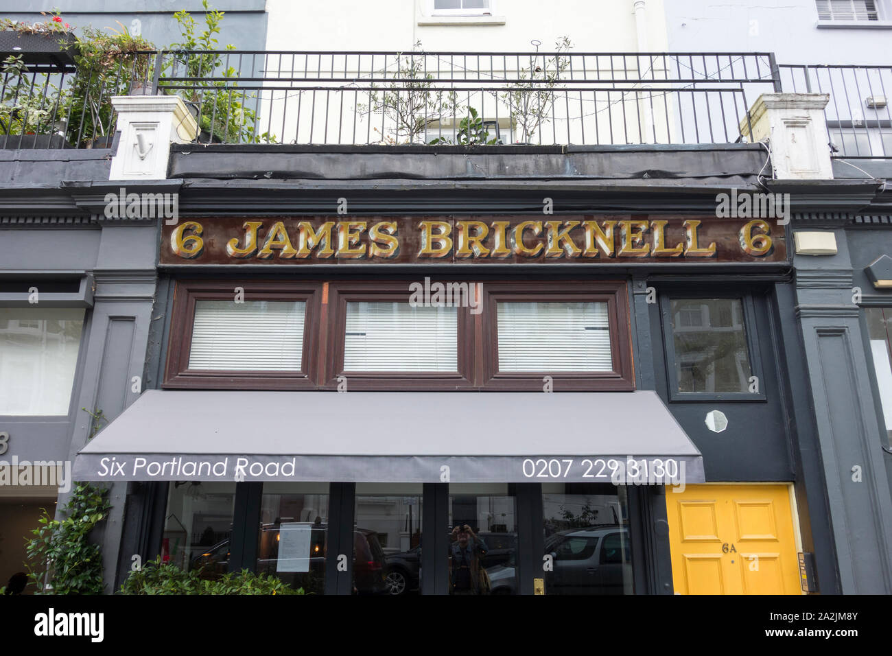 James Bricknell shop signe au-dessus de 6 restaurant Portland Road, Notting Hill, Londres, Royaume-Uni Banque D'Images