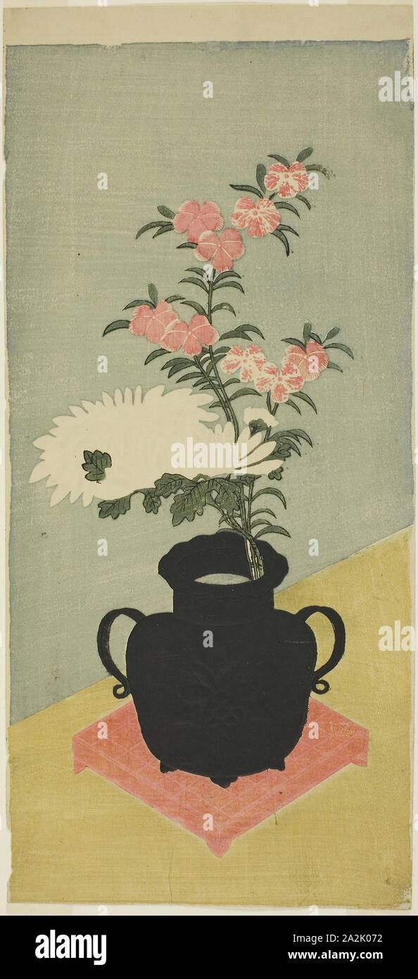 Des Chrysanthèmes blancs et roses dans un vase noir, 1765/70, attribué à Ippitsusai Buncho, Japonais, active c. 1755-90, le Japon, la couleur, estampe hosoban, 33 x 15 cm (13 x 5 7/8 po Banque D'Images