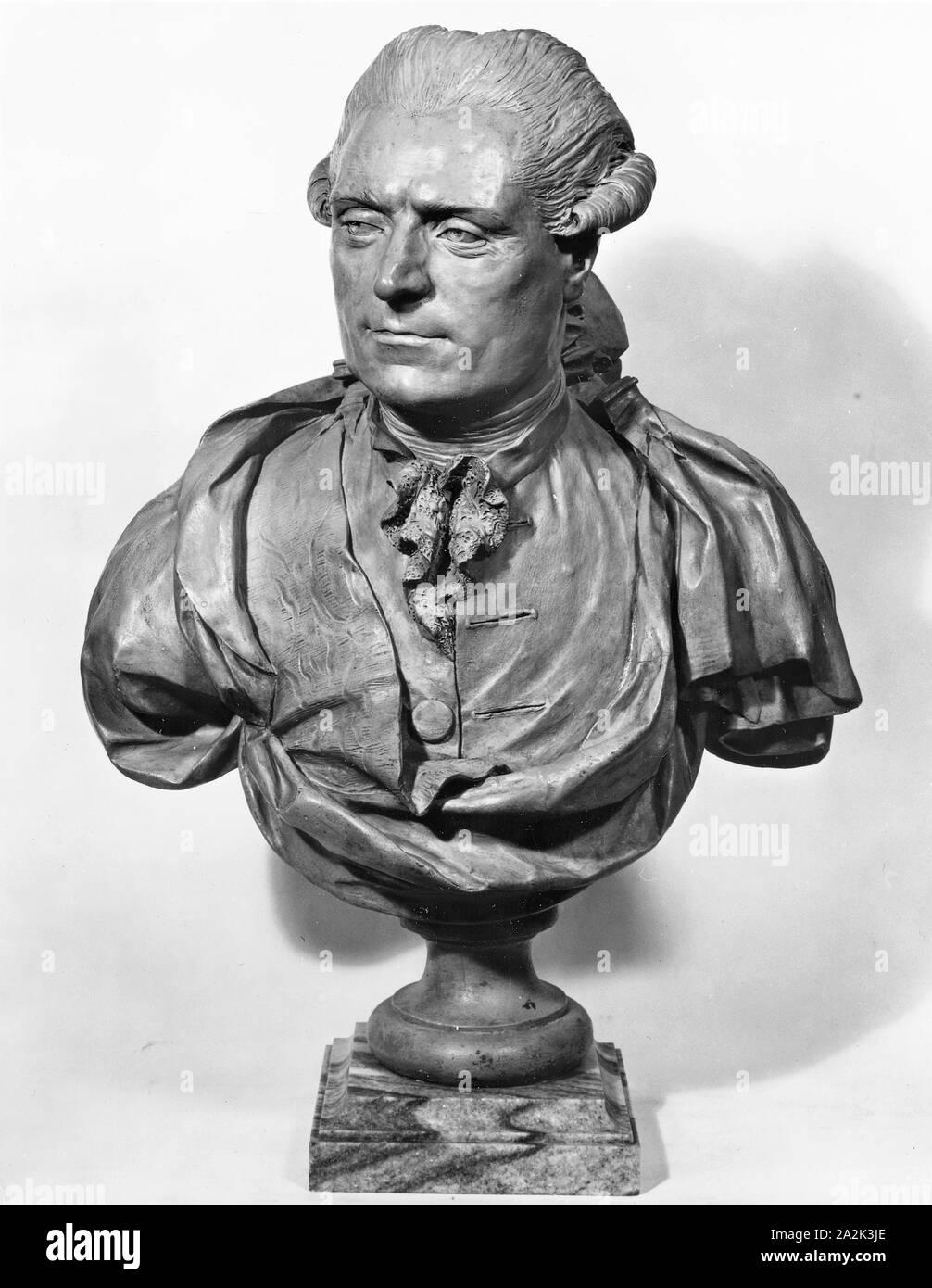 Buste d'un homme inconnu, 1775/85, en français, anglais, terre cuite peinte, 27 1/4 × 18 1/4 in. (69,2 × 46,4 cm) (y compris Banque D'Images