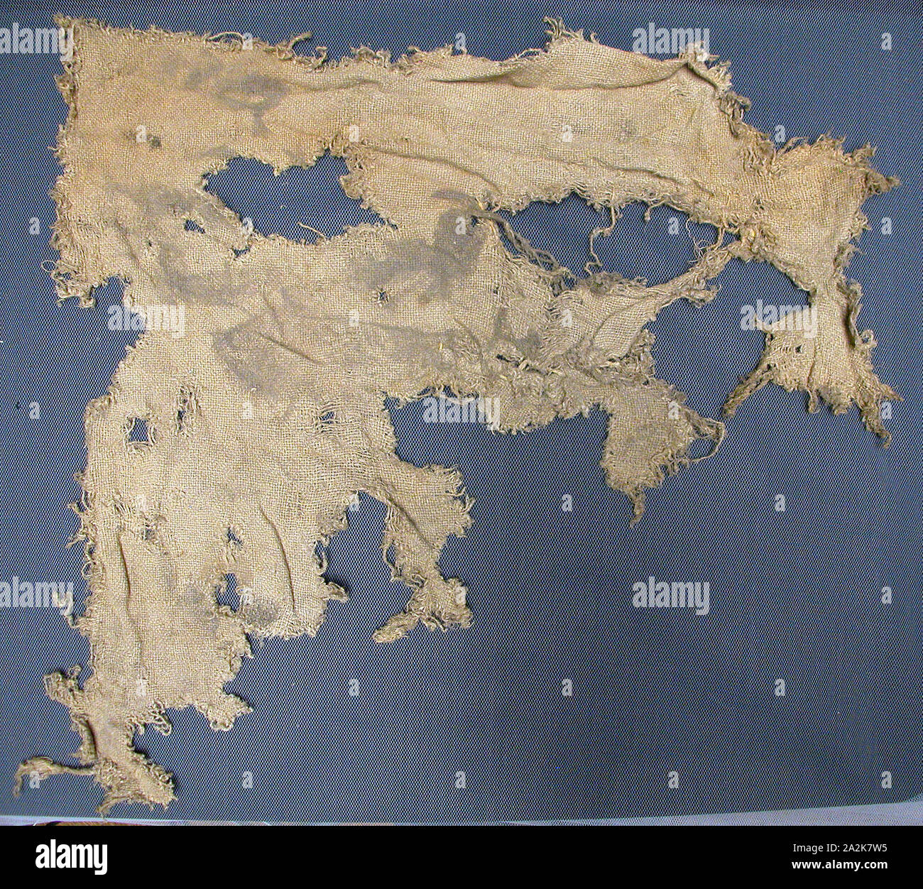 Sept fragments de textiles pour la culture de la mémoire cache Salado Chiffres rituel, c.1150, Salado, au sud-ouest, Nouveau Mexique, Cliff, au sud-ouest Banque D'Images