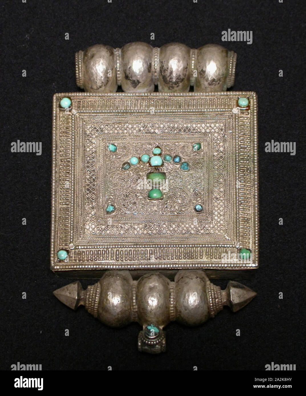 Woman's Amulet Box (Ga'u), 18e siècle, le Tibet, Tibet, argent et turquoise, 13,4 x 8,6 x 3 cm Banque D'Images