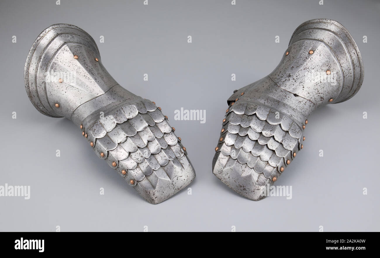 Paire de gants mitaines, ch. 1500/20, l'espagnol, l'Espagne, l'acier et le  cuir, L. 33,0 cm (13 in Photo Stock - Alamy