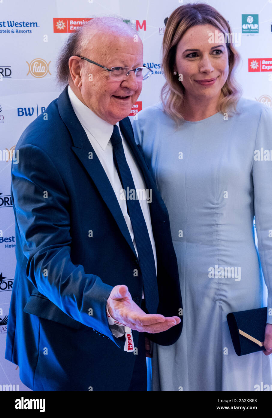 Massimo Boldi acteur assiste à la fête d'anniversaire de la revue OGGI avec Irene Fornaciari, à l'hôtel Principe di Savoia à Milan Banque D'Images