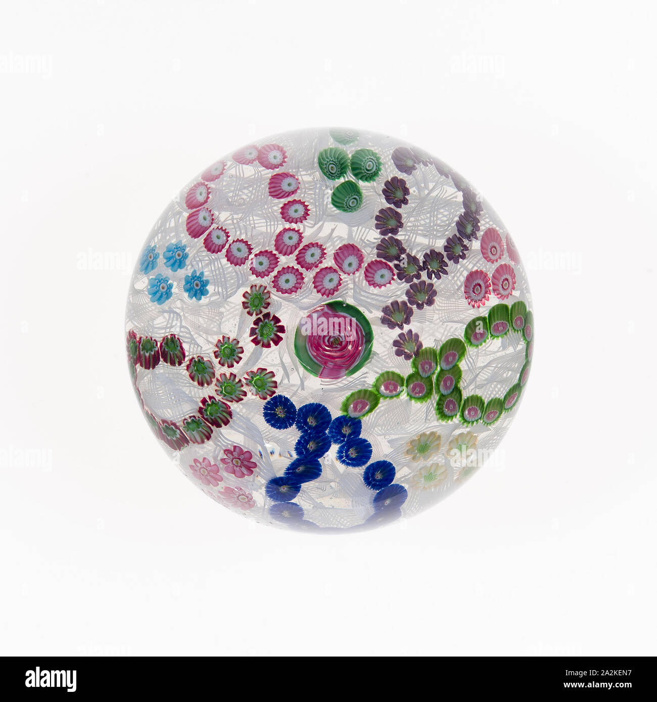 Paperweight, ch. 1845-60, Clichy, France, 1837-1885, Clichy, verre, diam. 7.3 cm (2 7/8 po Banque D'Images