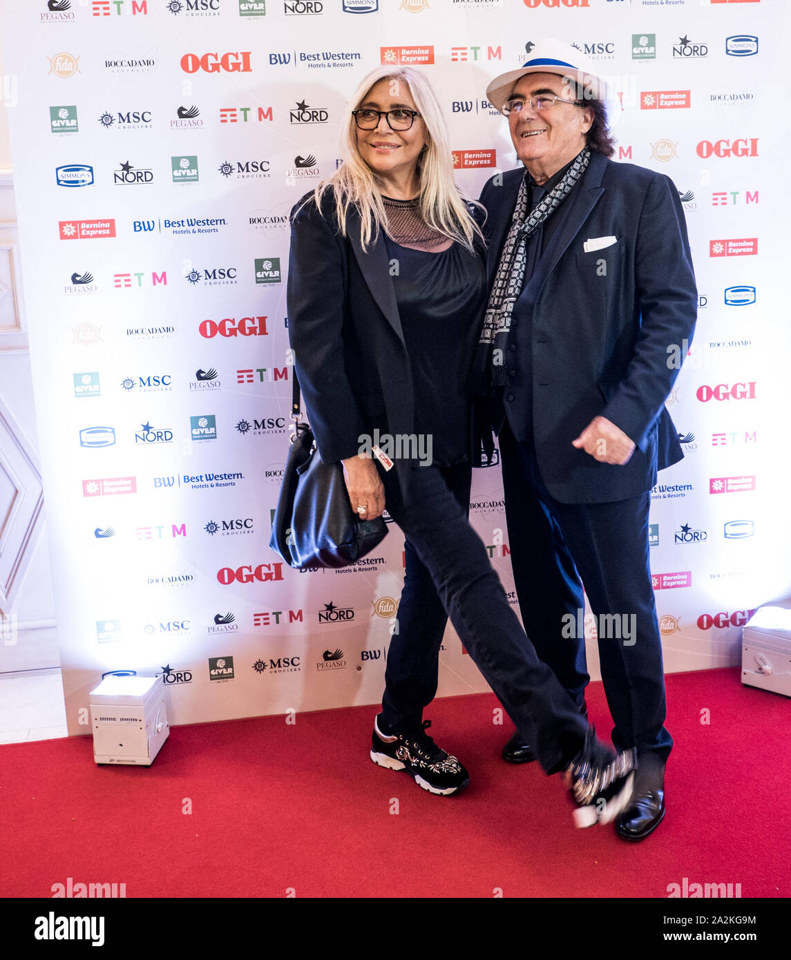 Mara Venier et Albano Carrisi assister à l'anniversaire du magazine OGGI, à l'hôtel Principe di Savoia à Milan Banque D'Images