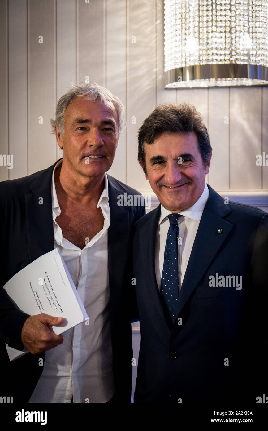 Massimo Giletti et Urbano Cairo assister à l'anniversaire du magazine OGGI,  à l'hôtel Principe di Savoia à Milan Photo Stock - Alamy