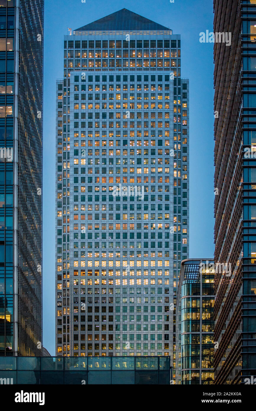 One Canada Square Tower Canary Wharf Londres architecte Cesar Pelli & Associates, Adamson Associates, et Frederick Gibberd Coombes & Partenaires portes ouvertes 1991 Banque D'Images