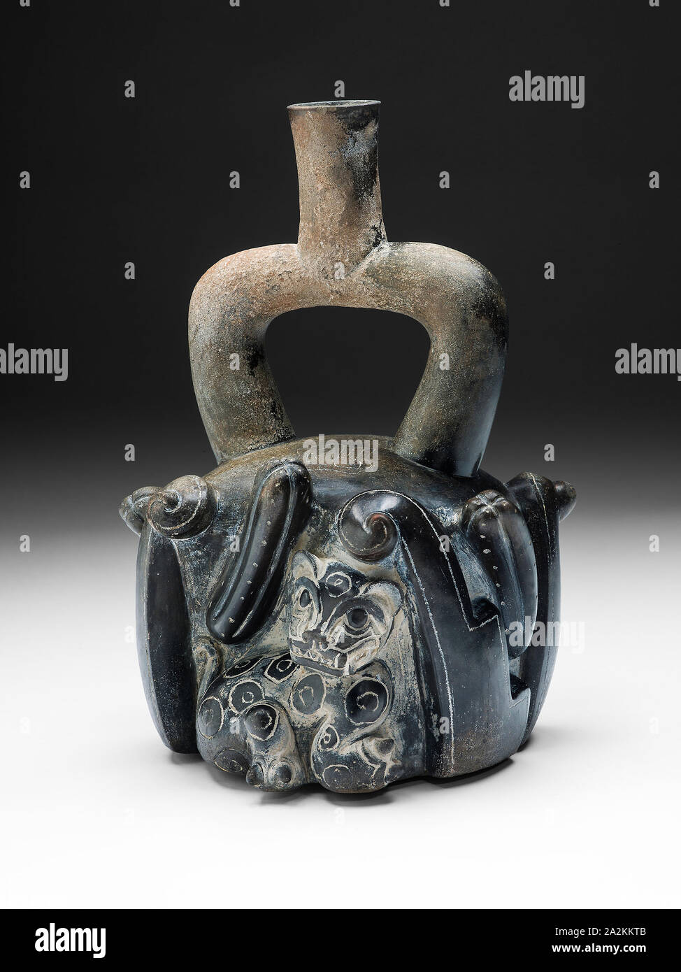 Stirrup-Spout avec navire félin et Cactus, 900/200, C.-B., Chavín, côte nord du Pérou, Côte Nord, céramique, Cré×. 26,7 × 17,8 cm (10 1/2 x 7 in Banque D'Images Stirrup-Spout avec navire félin et Cactus, 900/200, C.-B., Chavín, côte nord du Pérou, Côte Nord, céramique, Cré×. 26,7 × 17,8 cm (10 1/2 x 7 in Banque D'Images