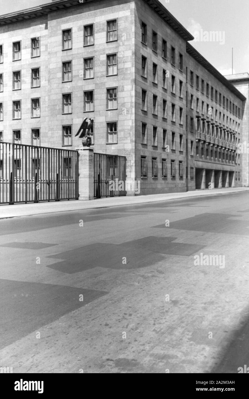 Außenansicht des Luftfahrtministeriums à Berlin, Deutsches Reich 1930er Jahre. Vue extérieure du ministère de l'air à Berlin, Allemagne, 1930. Banque D'Images