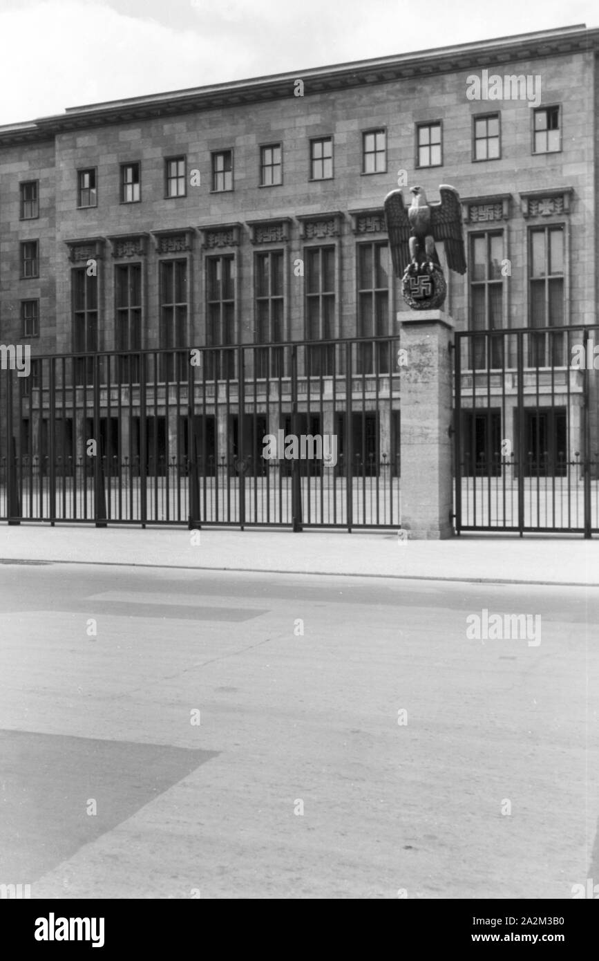 Außenansicht des Luftfahrtministeriums à Berlin, Deutsches Reich 1930er Jahre. Vue extérieure du ministère de l'air à Berlin, Allemagne, 1930. Banque D'Images