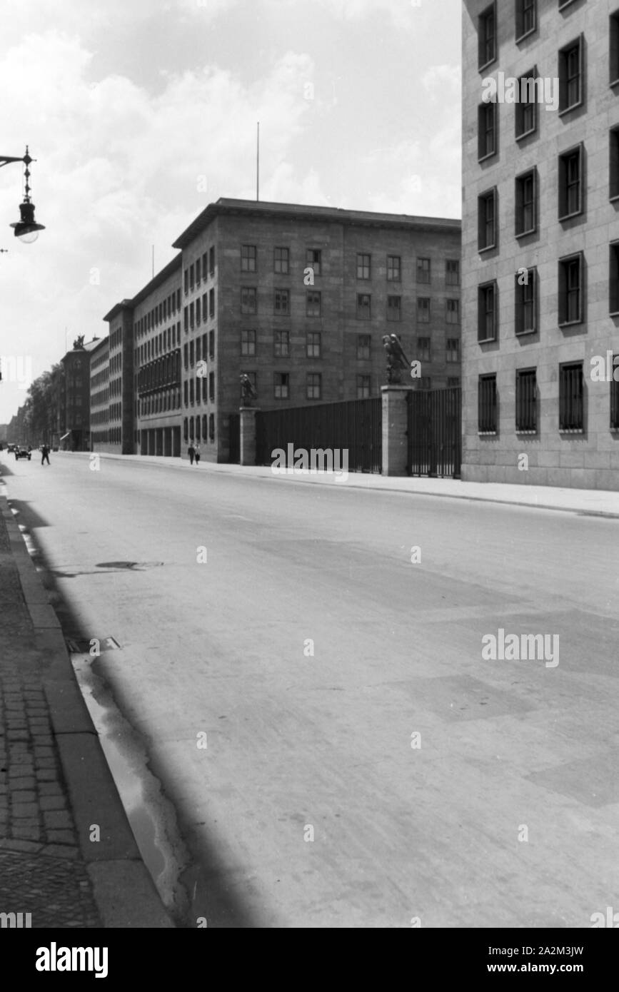 Außenansicht des Luftfahrtministeriums à Berlin, Deutsches Reich 1930er Jahre. Vue extérieure du ministère de l'air à Berlin, Allemagne, 1930. Banque D'Images