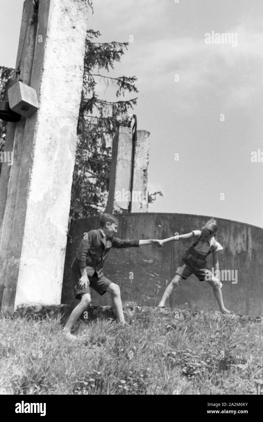 Befeuerter Gaz mit Ein Haushalt, Deutsches Reich 1930er Jahre. Un gaz courts de ménage, Allemagne 1930. Banque D'Images