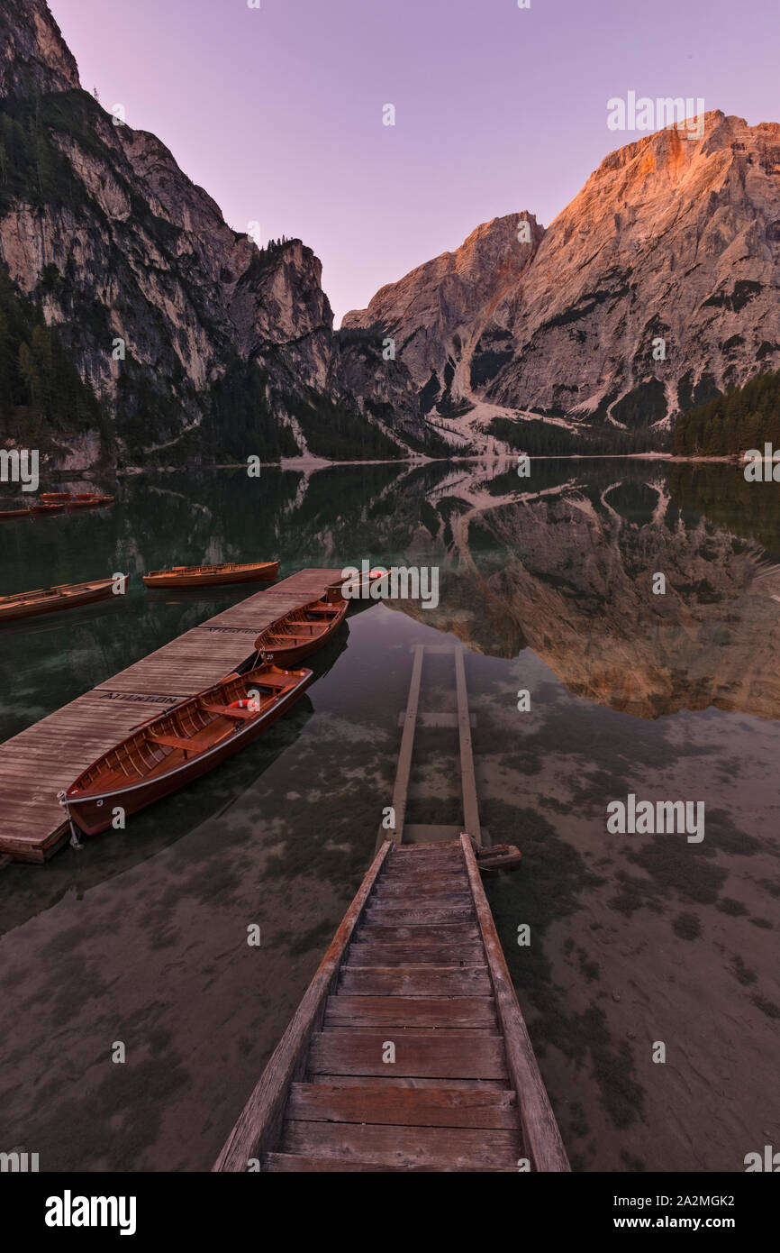 Le lac de Braies, Prags, Germany, Europe, Italyö Banque D'Images