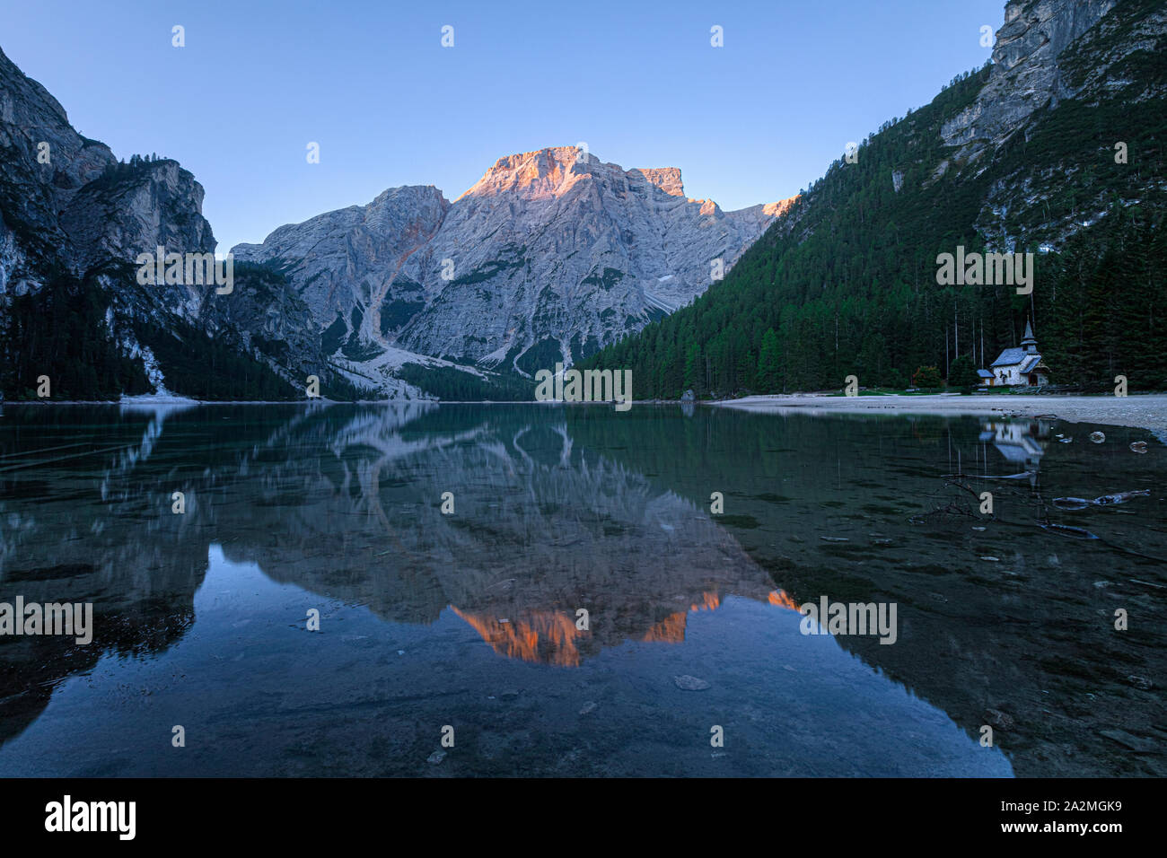 Le lac de Braies, Prags, Germany, Europe, Italyö Banque D'Images