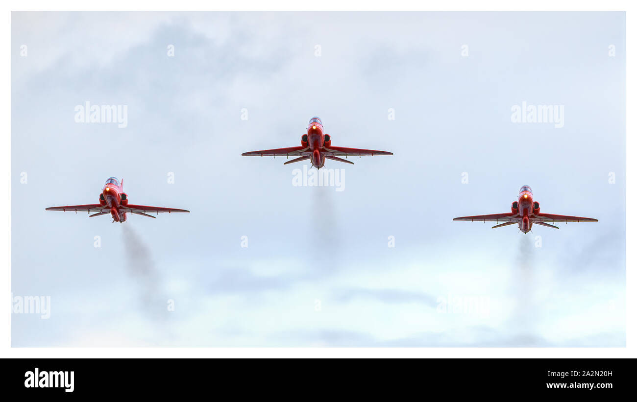 L'équipe de démonstration de la Royal Air Force Les flèches rouges T1 Hawk de BAE Systems Banque D'Images