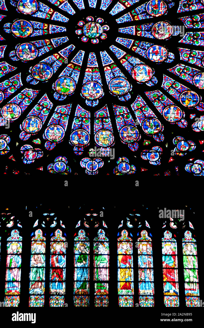 Vitraux , la Rose de Notre Dame, Paris, France Banque D'Images