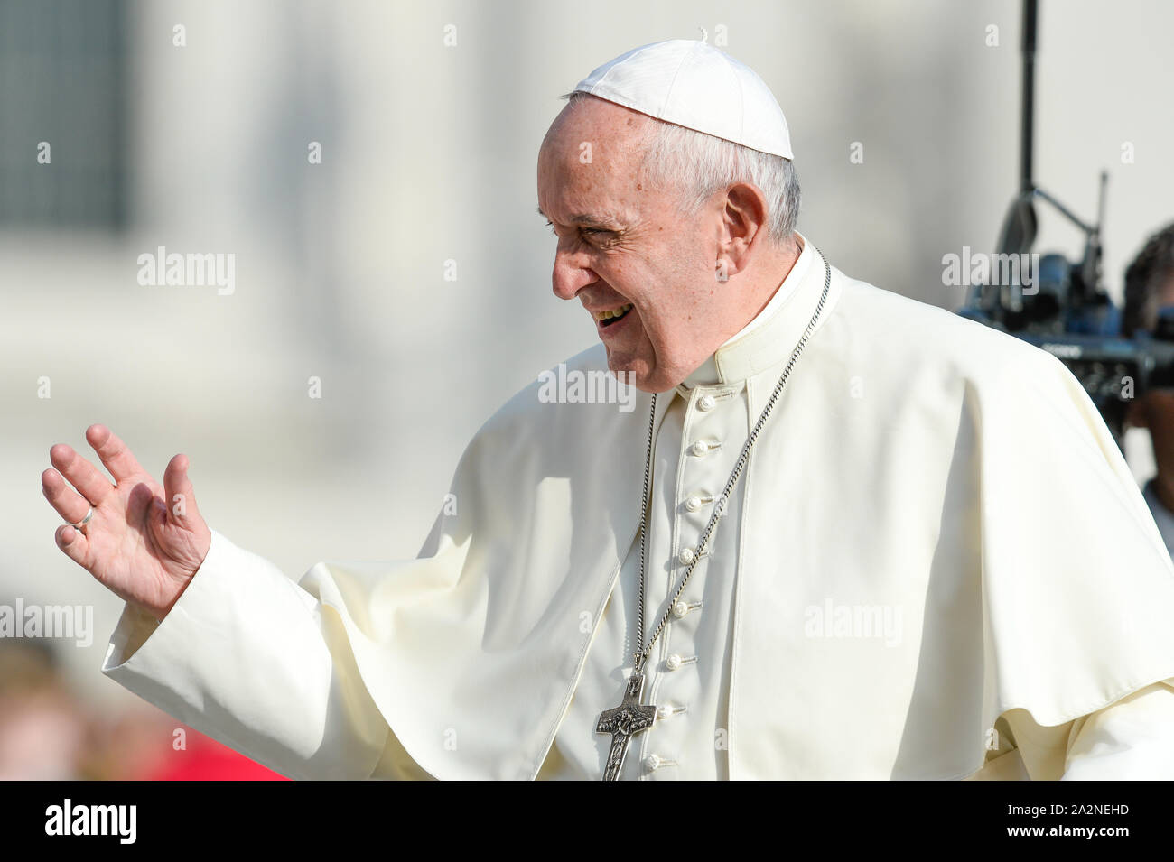 Le pape François au cours de son audience générale hebdomadaire le mercredi sur la Place Saint-Pierre, au Vatican le 02 octobre, 2019 Banque D'Images