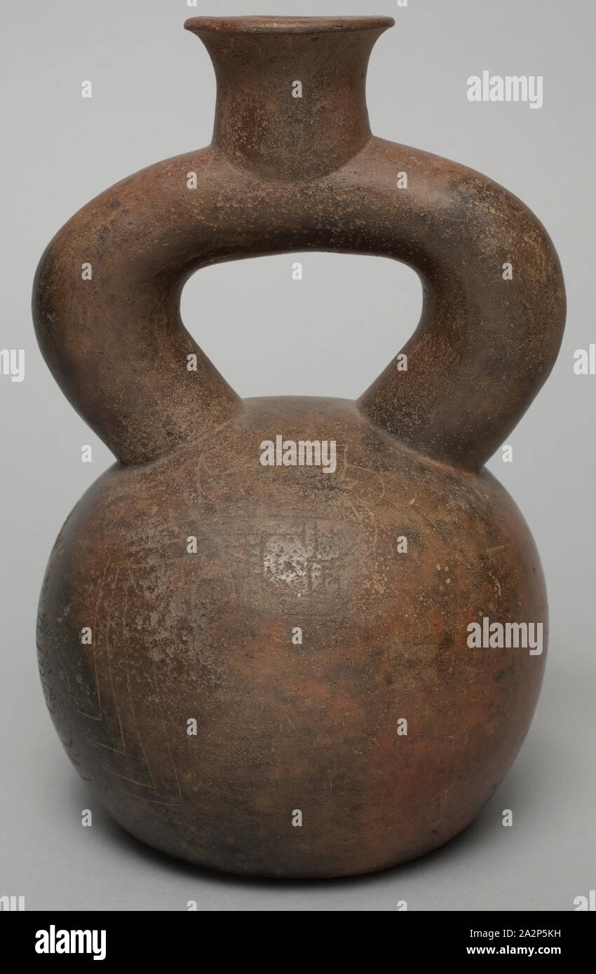 Chavin, navire de la tuyère d'étrier, précolombiennes sous la forme d'une calebasse, entre la 7ème et 5ème siècle avant notre ère, la terre cuite, Total : 7 1/2 × 5 × 5 pouces (19,1 × 12,7 × 12,7 cm Banque D'Images Chavin, navire de la tuyère d'étrier, précolombiennes sous la forme d'une calebasse, entre la 7ème et 5ème siècle avant notre ère, la terre cuite, Total : 7 1/2 × 5 × 5 pouces (19,1 × 12,7 × 12,7 cm Banque D'Images