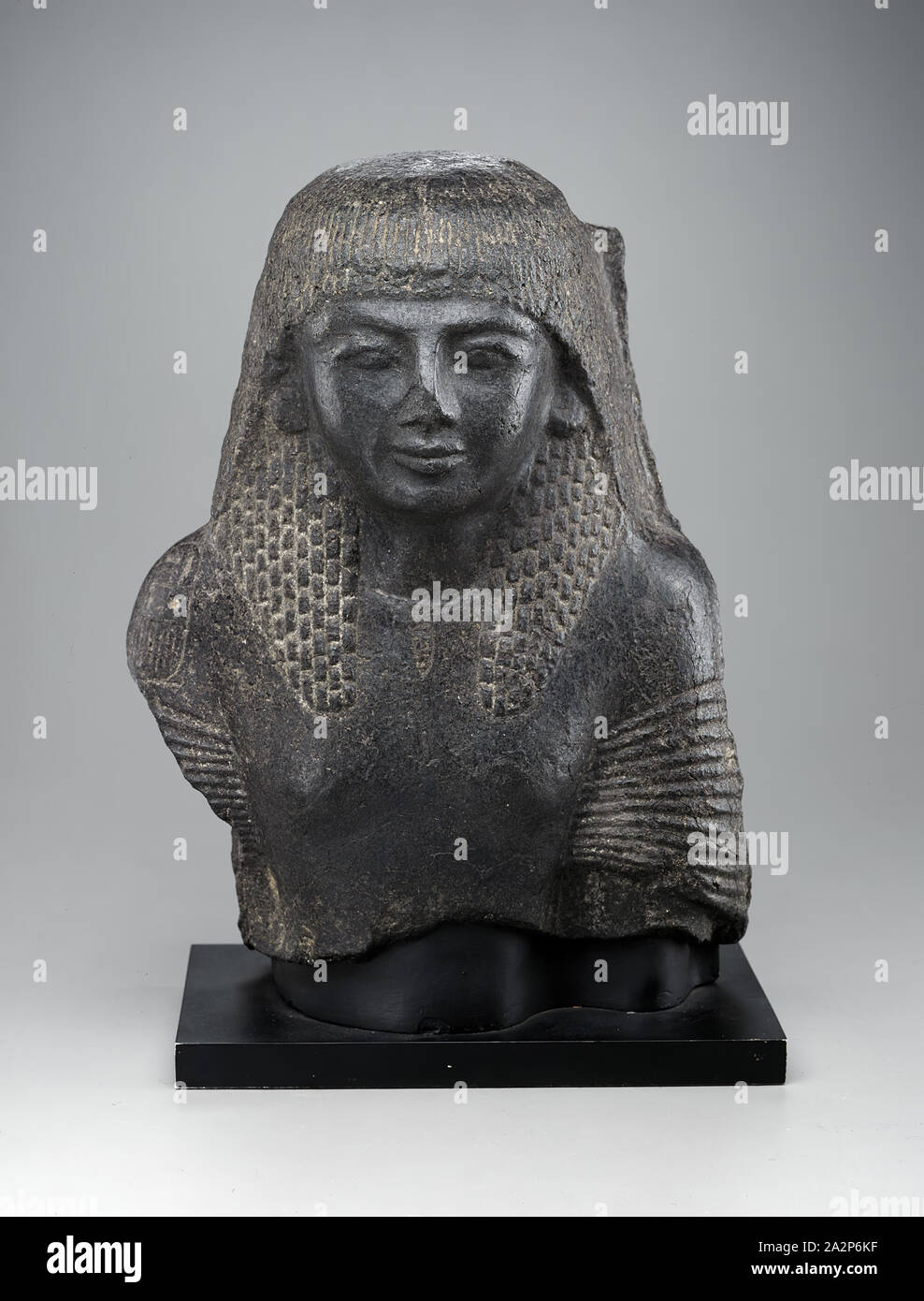 Nebwenenef, égyptien, grand prêtre d'Amon, entre 1290 et 1275, BCE, dans l'ensemble de granit noir (objet uniquement) : 14 5/8 × 11 × 7 7/8 pouces (37,1 × 27,9 × 20 cm Banque D'Images