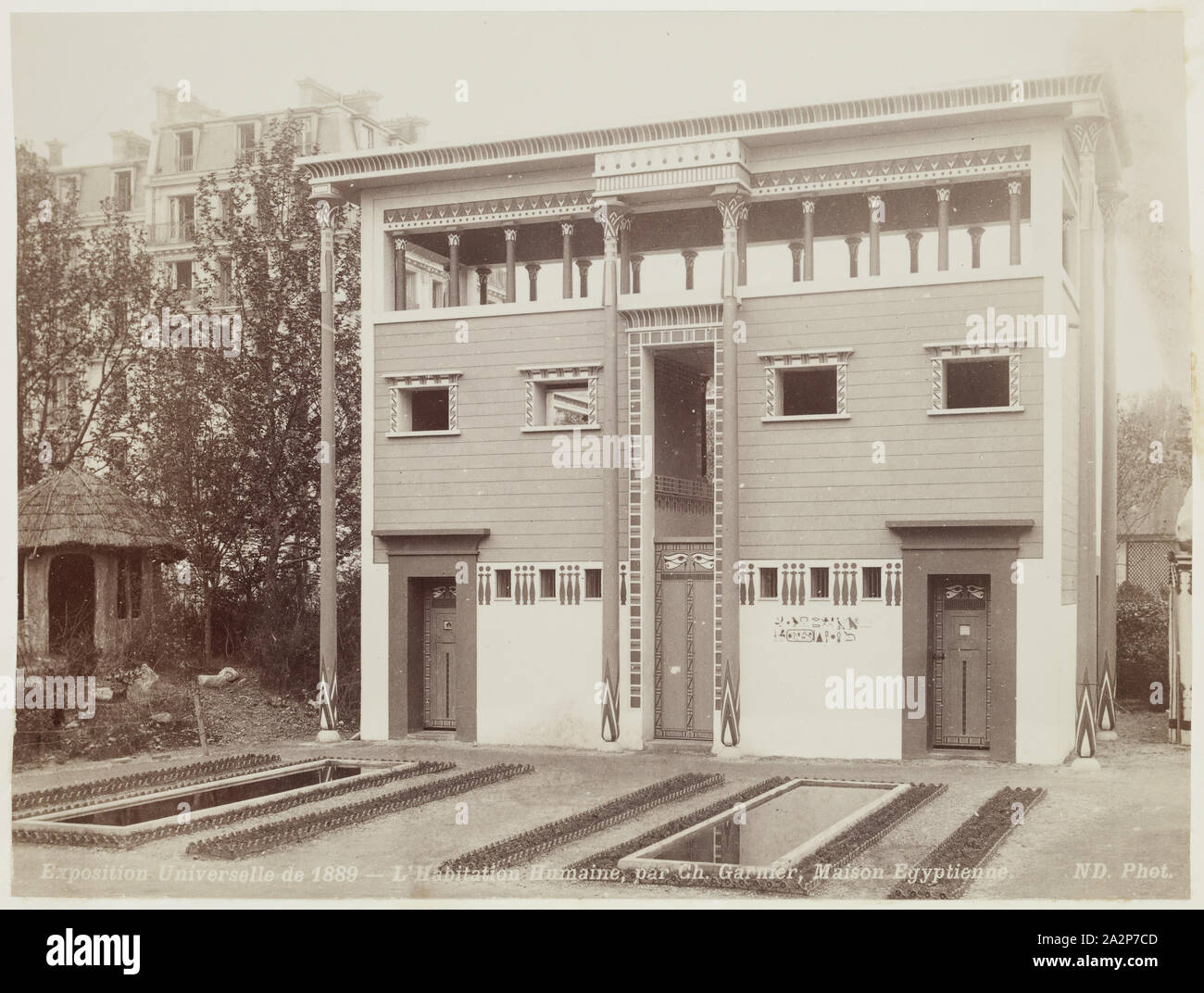 Inconnu (français), la Chambre Égyptienne, habitations de l'homme, Exposition Universelle, Paris, 1889, à l'albumine, de l'image : 3/4 4 × 6 1/4 pouces (12,1 × 15,9 cm Banque D'Images Inconnu (français), la Chambre Égyptienne, habitations de l'homme, Exposition Universelle, Paris, 1889, à l'albumine, de l'image : 3/4 4 × 6 1/4 pouces (12,1 × 15,9 cm Banque D'Images
