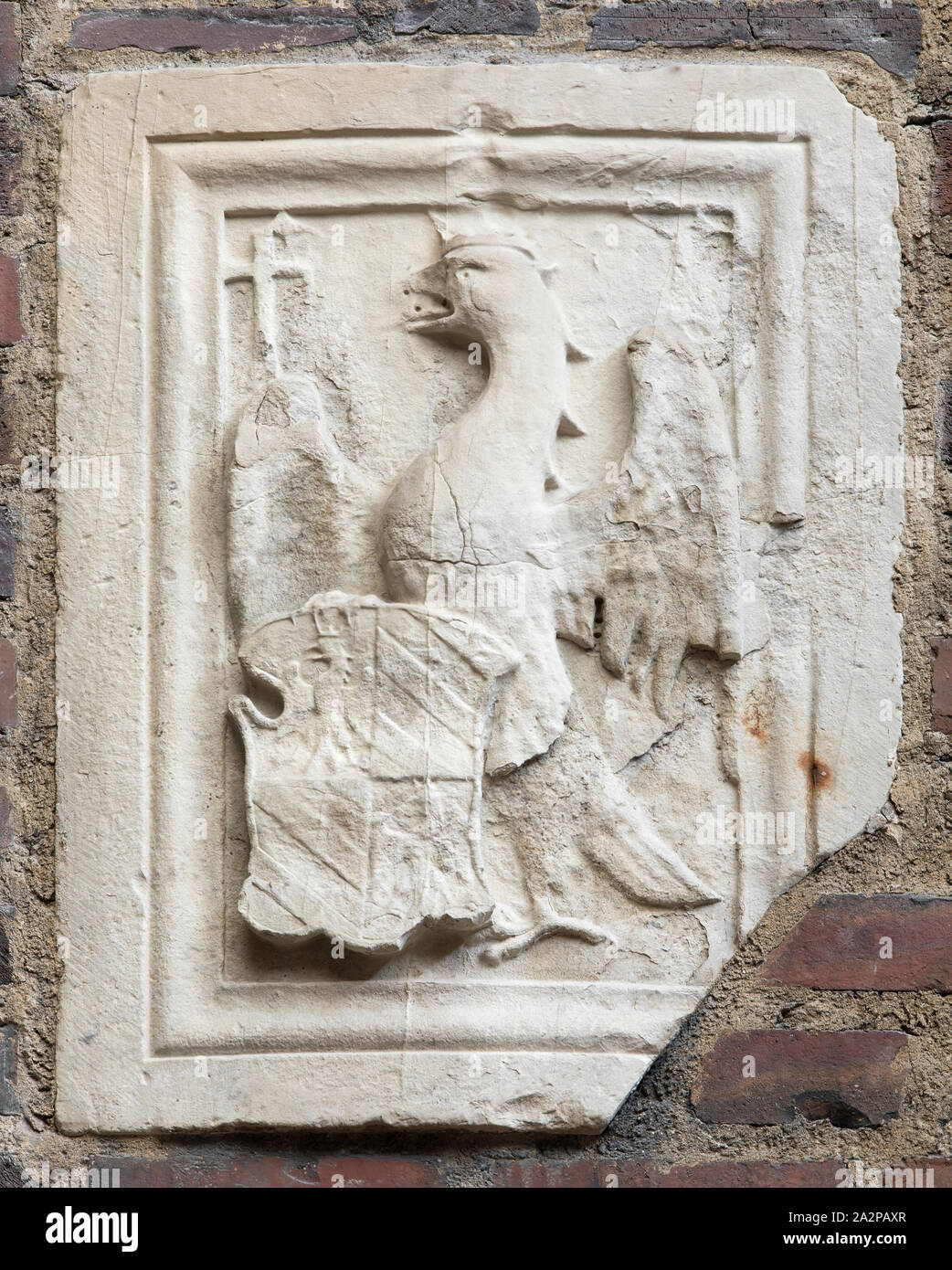Inconnu (Italien), l'Écusson de Federico da Montefeltro, ca. Entre 1444 et 1465, le marbre, Total : 25 1/2 × 19 1/4 pouces (64,8 × 48,9 cm Banque D'Images