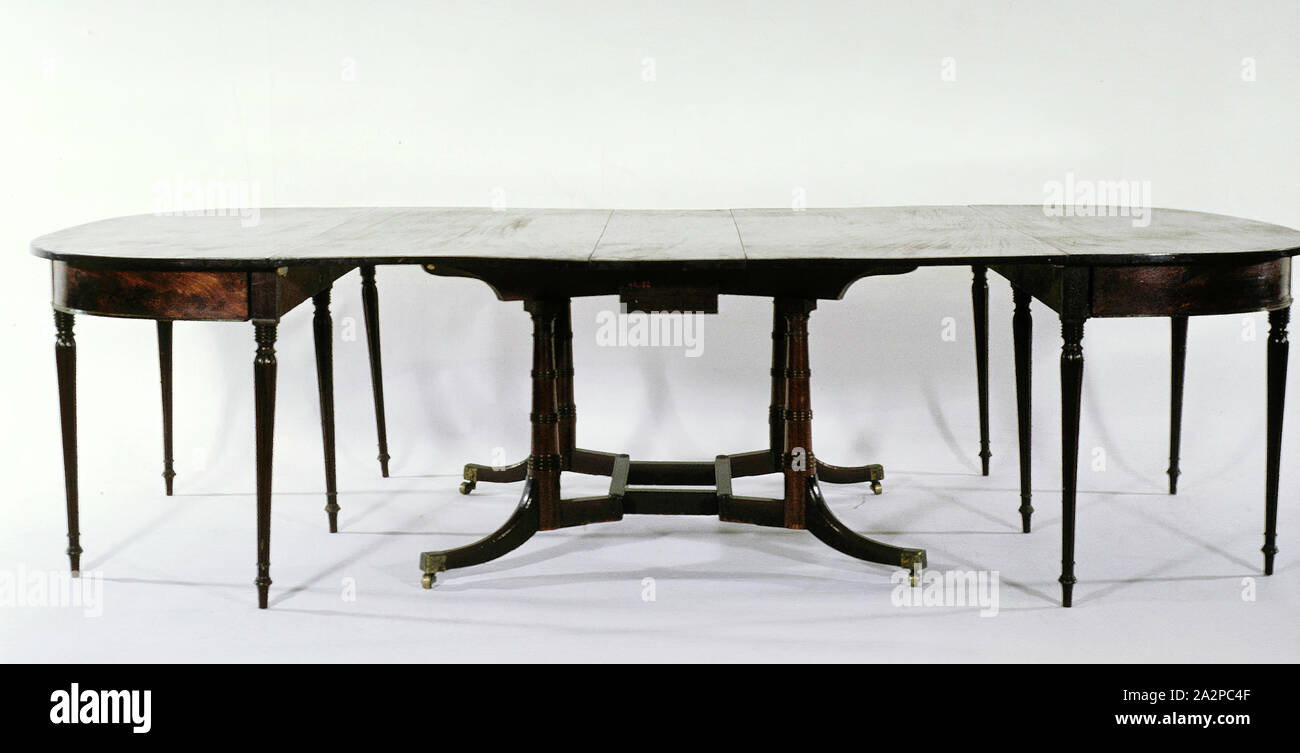 Inconnu (American), Table à rallonge, entre 1800 et 1810, l'acajou avec des pièces en cuivre, Total : 28 × 58 × 12 3/8 1/4 pouces (72,1 × 147,3 × 31,1 cm Banque D'Images