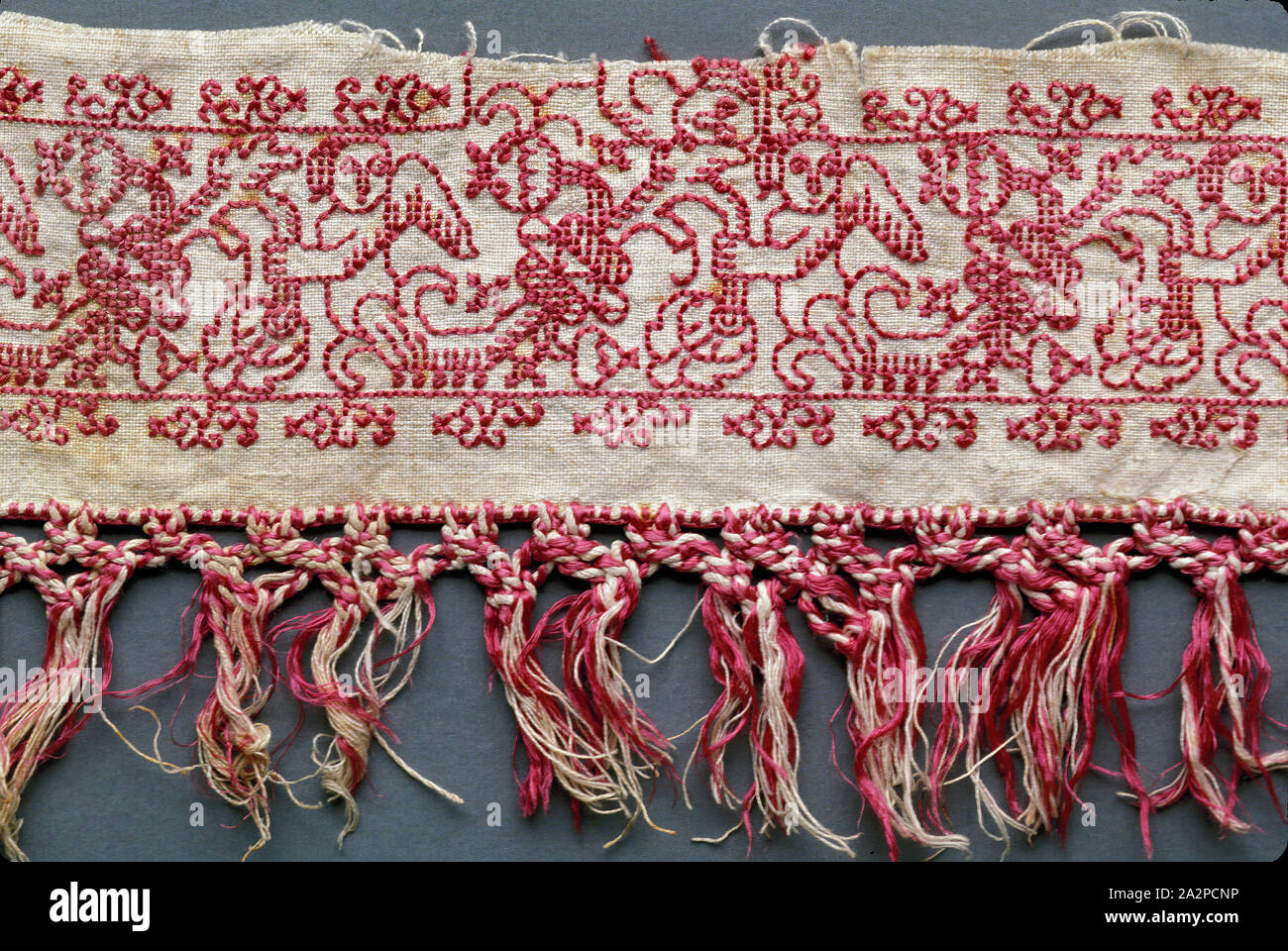 Inconnu (Italien), fragment de la frontière, 16ème siècle, 24 7/8 x 2 3/8 po Banque D'Images