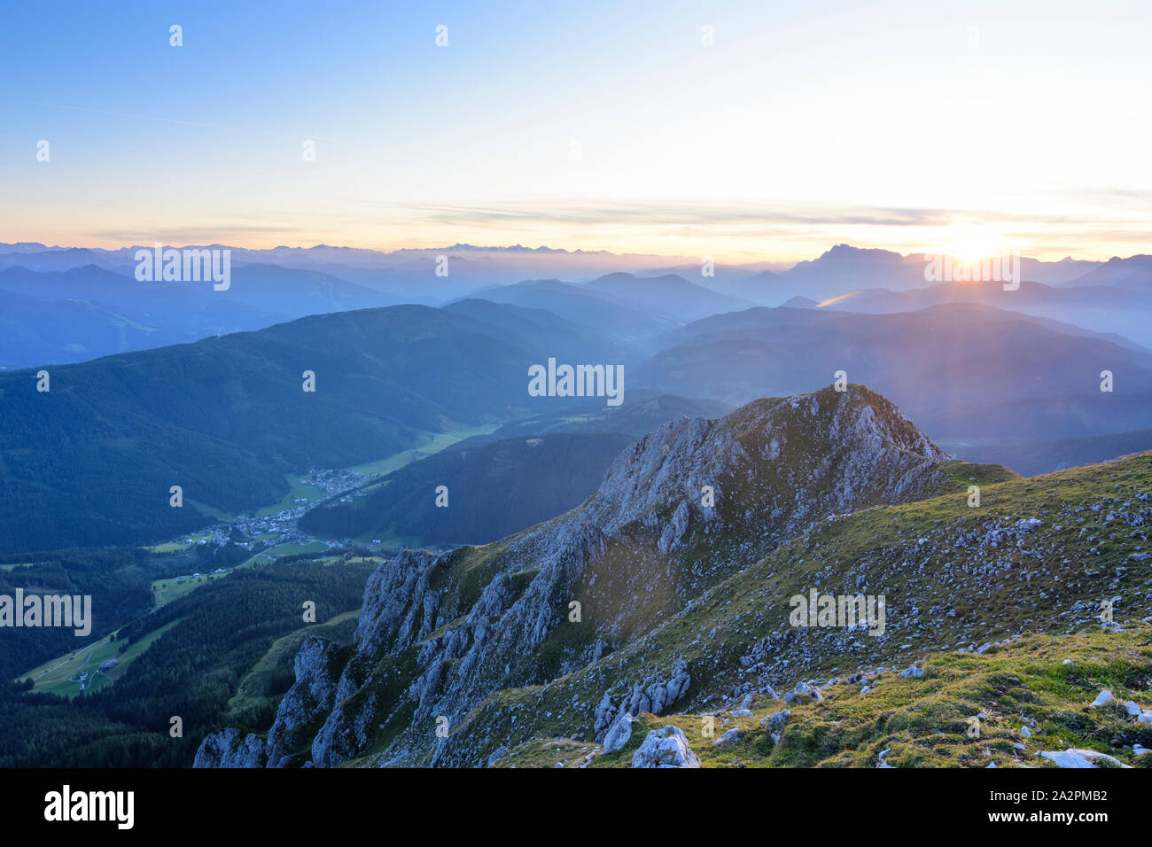 Filzmoos : sommet Rettenstein, vue de Filzmoos village de Pongau, Salzbourg, Autriche Banque D'Images