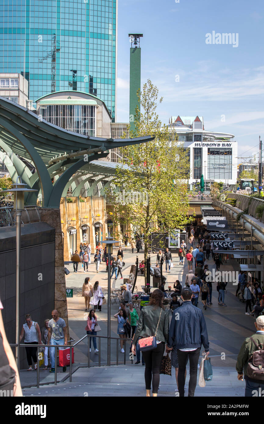 Centre-ville de Rotterdam, Pays-Bas, rue commerçante, Lijnbaan, zone piétonne avec de nombreux magasins, gastronomie, Banque D'Images