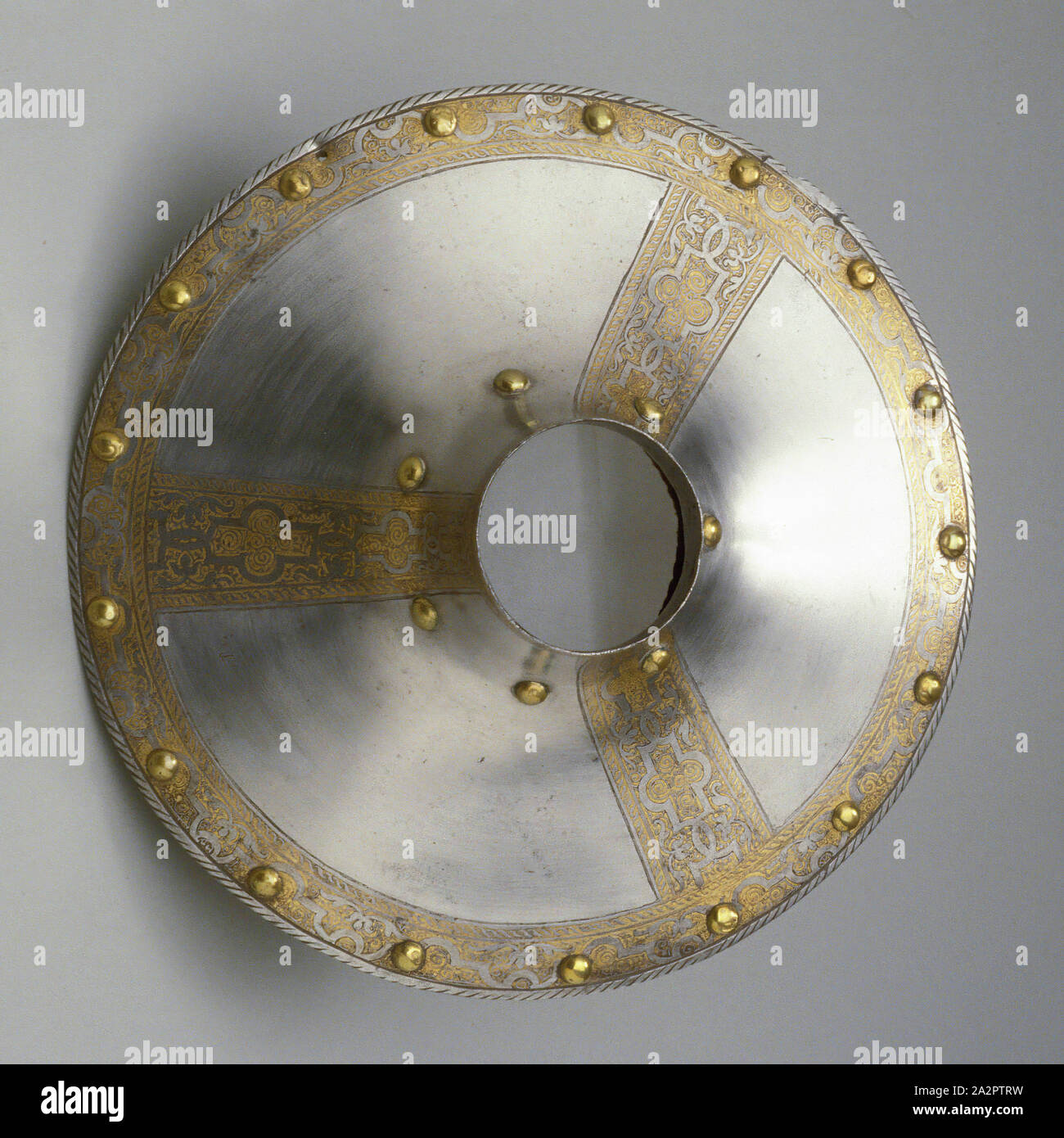 Vamplate, ch. 1550, l'acier, l'or, Total : 10 3/4 x 4 1/8 pouces (27,3 × 10,5 cm Banque D'Images