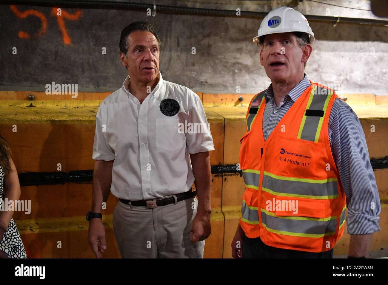 Gouverneur Andrew Cuomo visite au Projet de réhabilitation du tunnel L, New York, USA - 29 Sep 2019 - gouverneur Cuomo et des hauts dirigeants d' la MTA Banque D'Images