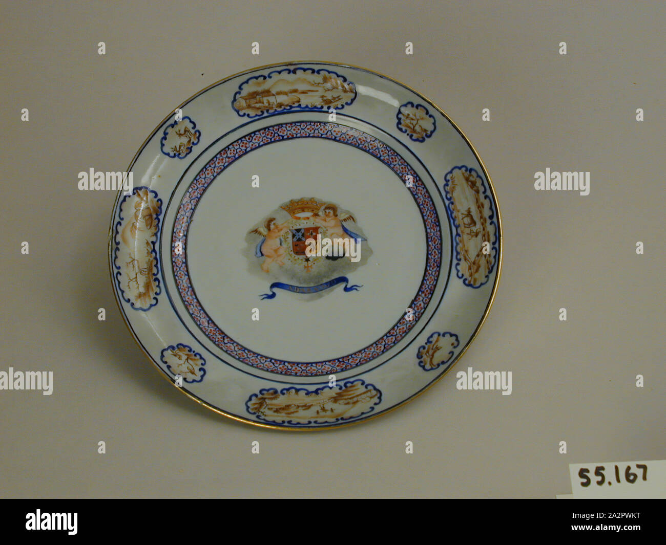 Inconnu (Chinois), la plaque, environ 1805, disque-coller avec porcelaine émail polychrome, Total : 1 × 7 7/8 pouces (2,5 × 20 cm Banque D'Images