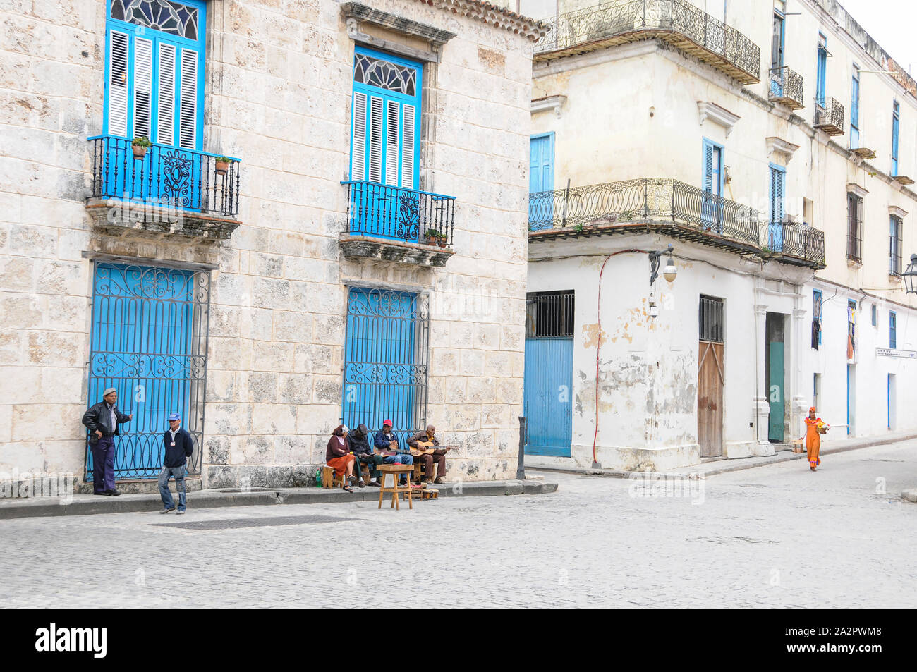 Musiciens cubains, amuseurs publics, Plaza de la Catedral, La Havane, Cuba Banque D'Images