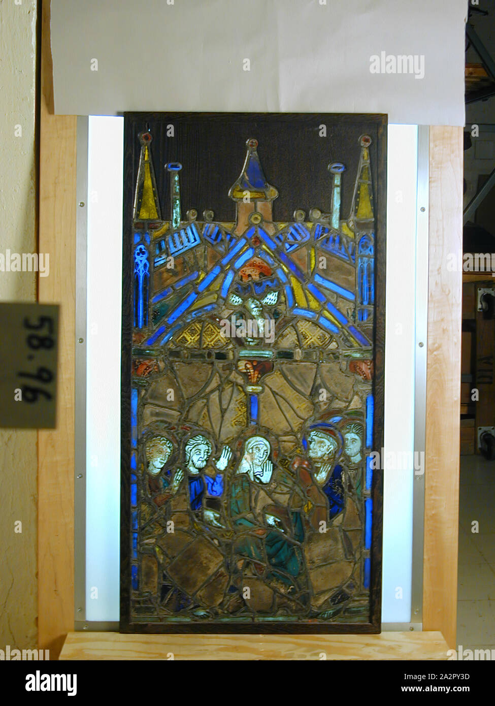 Inconnu (autrichien), la Pentecôte, c. 1290, pot verre, plomb, bois, Total : 44 × 22 × 1/8 3/8 3/4 pouces (112,1 × 56,8 × 1,9 cm Banque D'Images