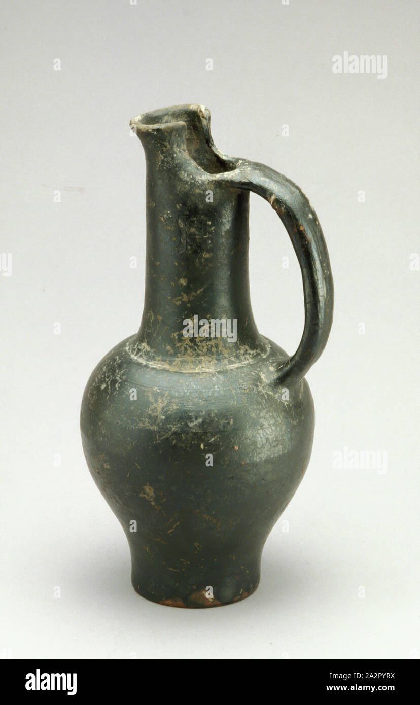 Pitcher, étrusque, MI 4ème/début du 3e siècle avant J.-C., terre cuite, 7 1/4 x 3 3/4 x 3 3/8 in. (18,4 x 9,5 x 8,6 cm Banque D'Images