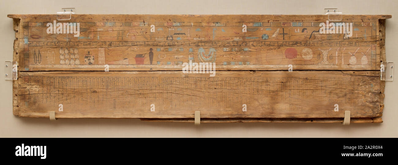 Mur égyptien, Coffin, 21e - 20e siècle avant notre ère, Tempera sur bois, objet : 80 1/4 x 22 1/2 x 2 in. ( 203,8 x 57,15 x 5,08 cm Banque D'Images