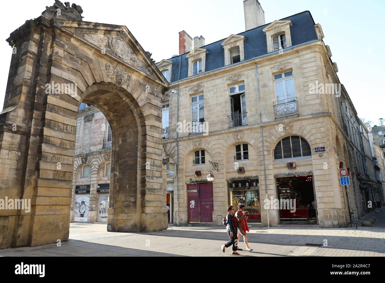 La Marche des femmes par la Porte Dijeaux, Bordeaux, France Banque D'Images