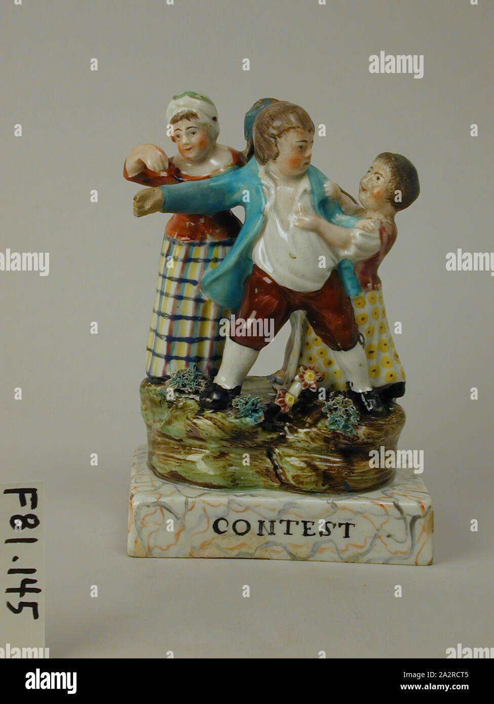 Inconnu (Anglais), Concours, 1810/1820, glacé et d'émail, faïence, 6 x 4 1/4 x 3 in. (15,9 x 10,2 x 7,6 cm Banque D'Images Inconnu (Anglais), Concours, 1810/1820, glacé et d'émail, faïence, 6 x 4 1/4 x 3 in. (15,9 x 10,2 x 7,6 cm Banque D'Images