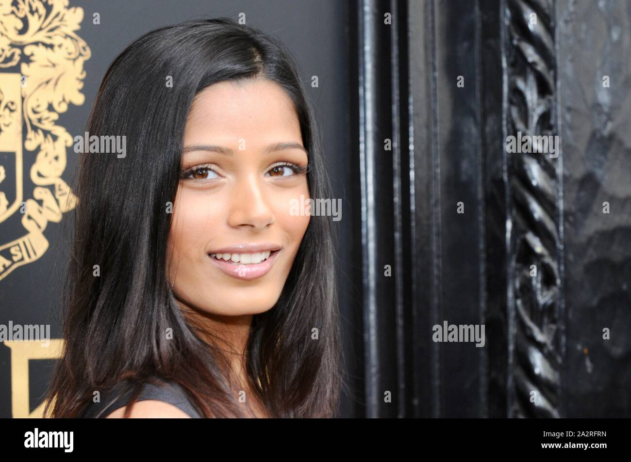 Freida Pinto. L'actrice indienne dévoilé Liberty's Renaissance. Magasin concepteur de Liberty, Londres. UK Banque D'Images