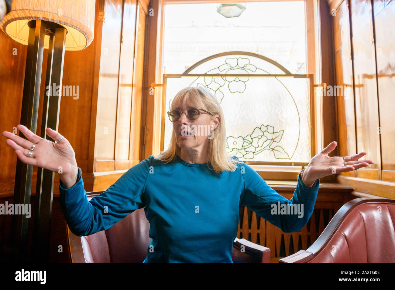 Saint Petersburg, Russie - le 29 mars 2019. Actrice et chanteuse américaine Joanna Stingray pendant pendant une entrevue à l'hôtel "Europe". Banque D'Images