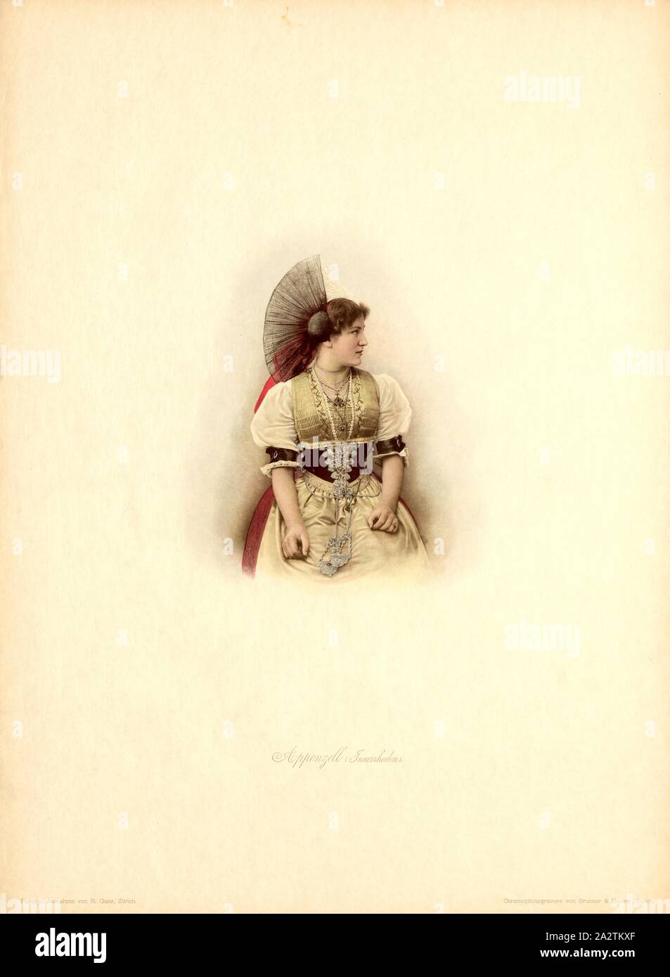 Lucerne, le costume du canton d'Appenzell Rhodes-Intérieures, signé : Photogr., l'enregistrement par R. Ganz ; Chromophotogravure par Brunner et Hauser, fig. 5, p. 9, Ganz, Rudolf (Fotografische Aufnahmen) ; Brunner & Hauser (Chromofotogravur), Rudolf Ganz, Julie Heierli : Schweizer-Trachten die vom XVII-XIX Jahrhundert nach Originalien. Zürich : Brunner & Hauser (Polygraphisches Institut), [1897-1898 Banque D'Images