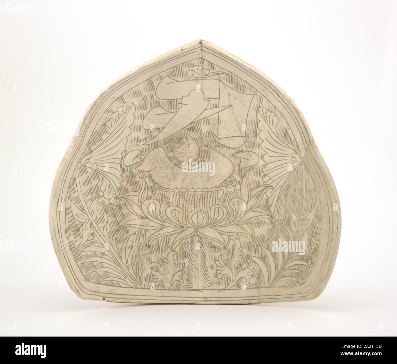 Oreiller en forme de feuille avec 'endurer (Ren)', dynastie des Song du Nord, dynastie des Song du Nord, environ 1100, grès, largeur : 11-13/16 in., Art asiatique Banque D'Images