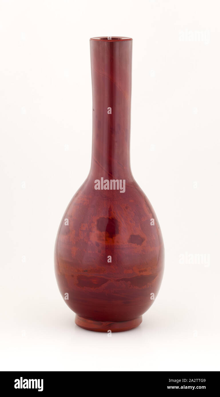 Vase, verre rouge, 8-1/8 H, Art asiatique Banque D'Images