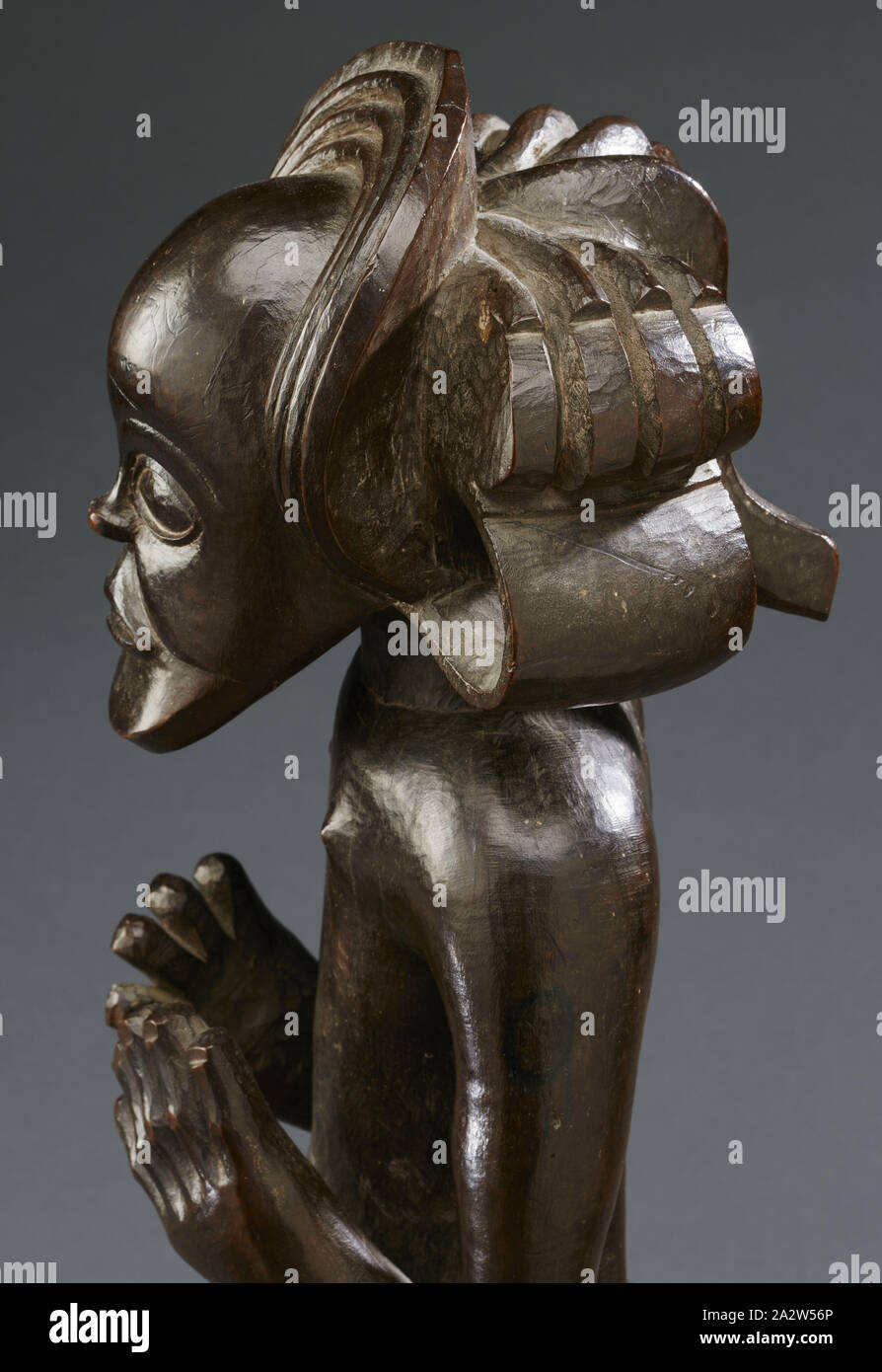 La figure de chef, les Chokwe, fin du xixe - début du xxe siècle, Bois, pigments, 19 x 6 x 6 in., l'Art Africain Banque D'Images