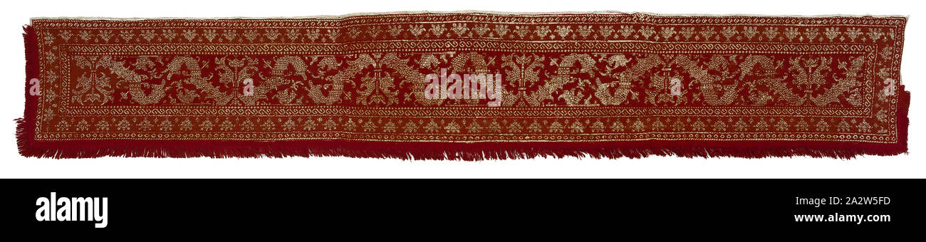 Ameublement, fin des années 1600, linge brodé de soie, 17 x 104 in., du textile et des arts de la mode Banque D'Images