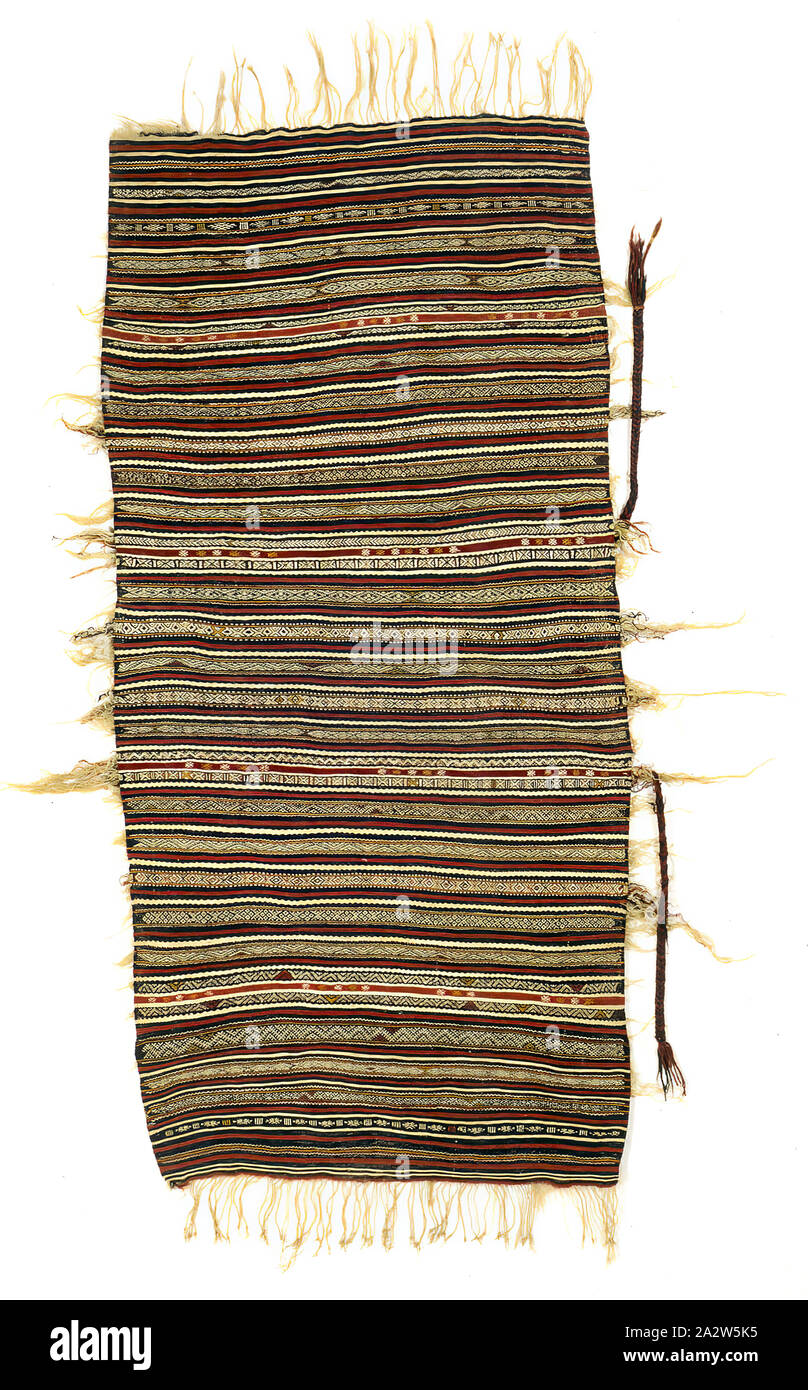 La femme (CAP), Beni Ouarain handira, peuple berbère, 19e siècle, la laine, 80 x 51 in. (Avec) 69 x 33 in. (Sans marge), du textile et des arts de la mode Banque D'Images