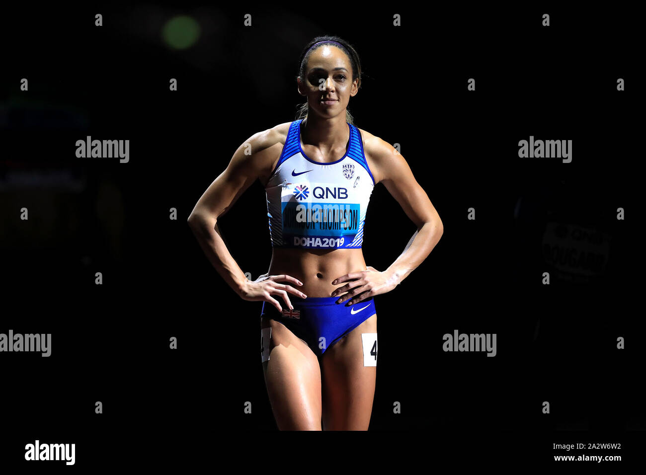 La Grande Bretagne Johnson-Thompson Katarina avant les 800 mètres dans le cadre de l'heptathlon femmes pendant sept jours des Championnats du monde de l'IAAF à la Khalifa International Stadium, Doha, Qatar. Banque D'Images